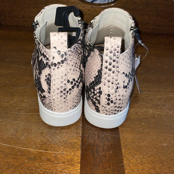 Time & Tru Bootie Sneakers - Picture 6 of 9